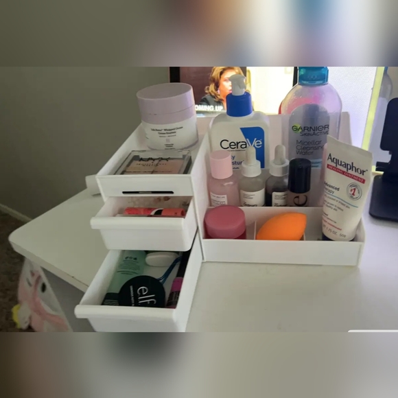 - Makeup Storage Organizer - New - Picture 15 of 16